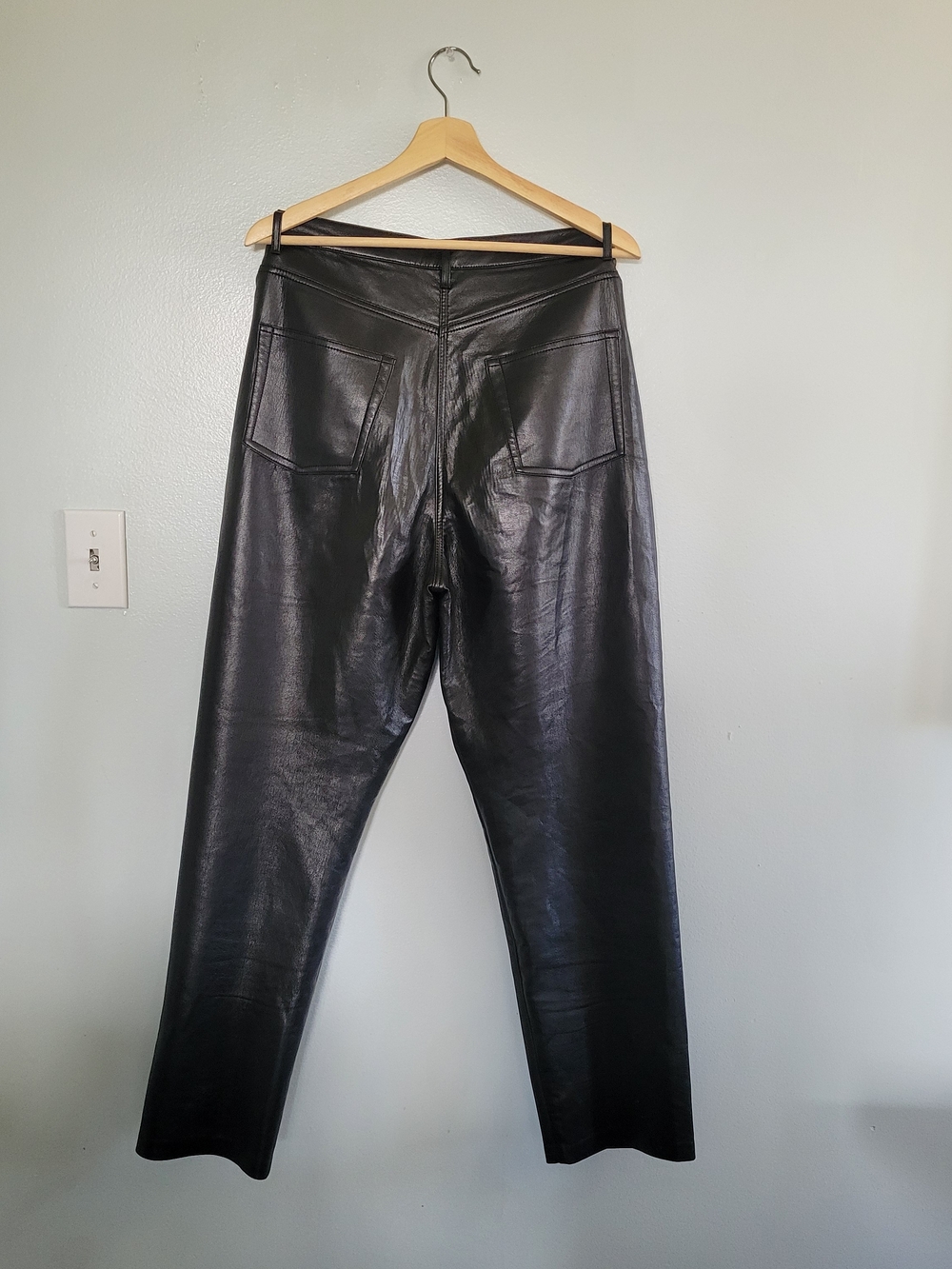 🎈Sale🎈WILFRED Aritzia Black Straight-Leg Faux-Leather Pants SZ 12 - Picture 6 of 12